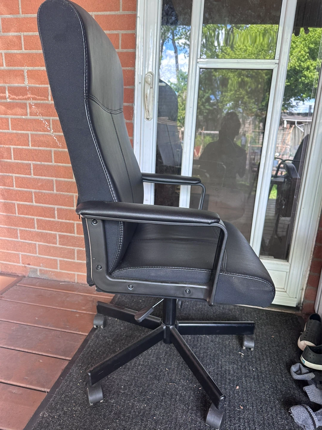 Black Office Chair - photo 4