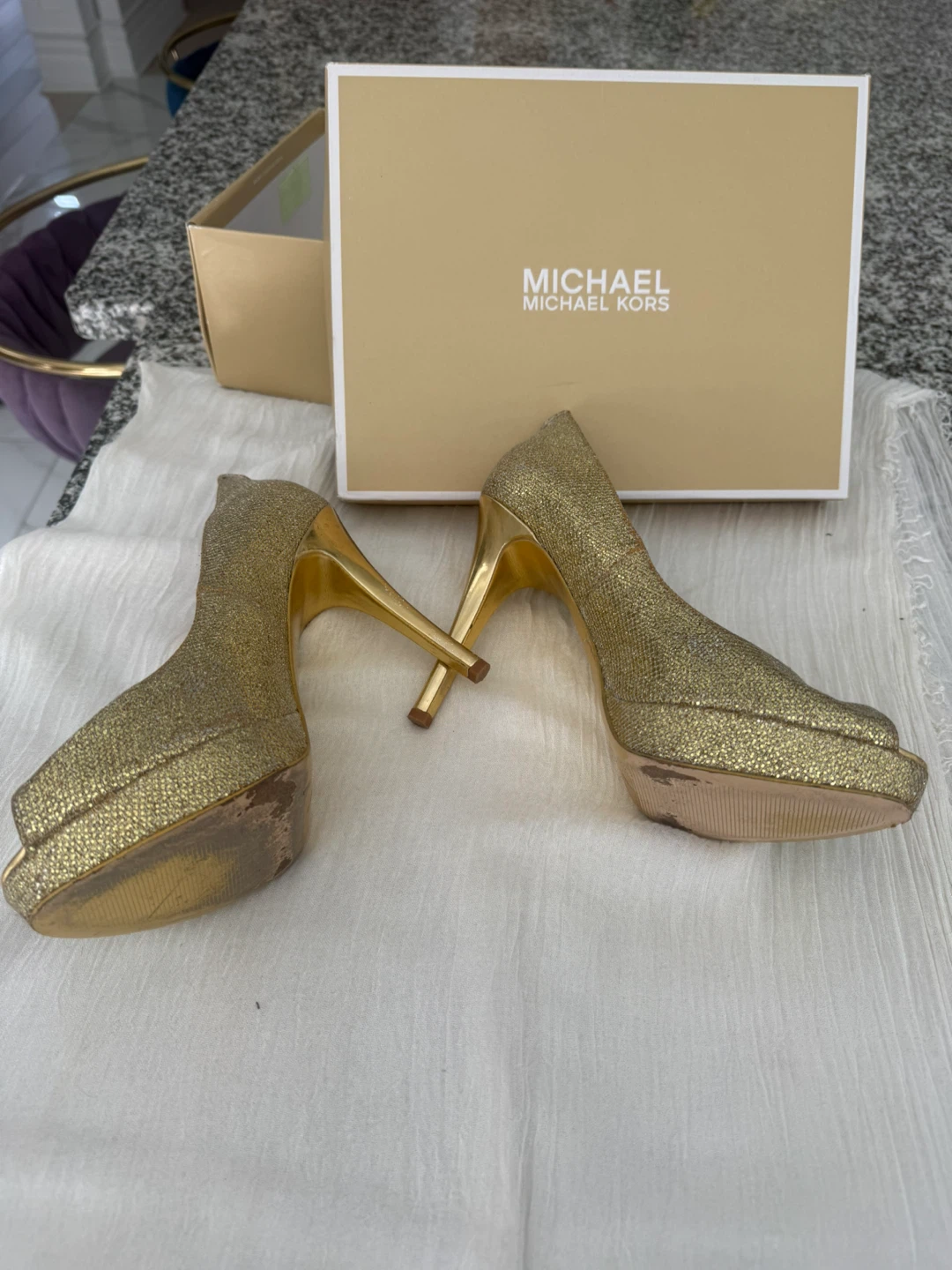 Michael Kors Gold Glitter Peep-Toe Heels Size 8 - photo 2