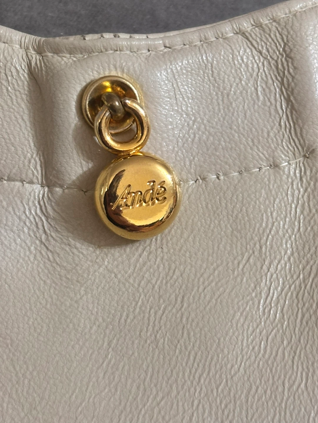 Vintage Andé Cream Leather Clutch with Gold Chain Strap - photo 4