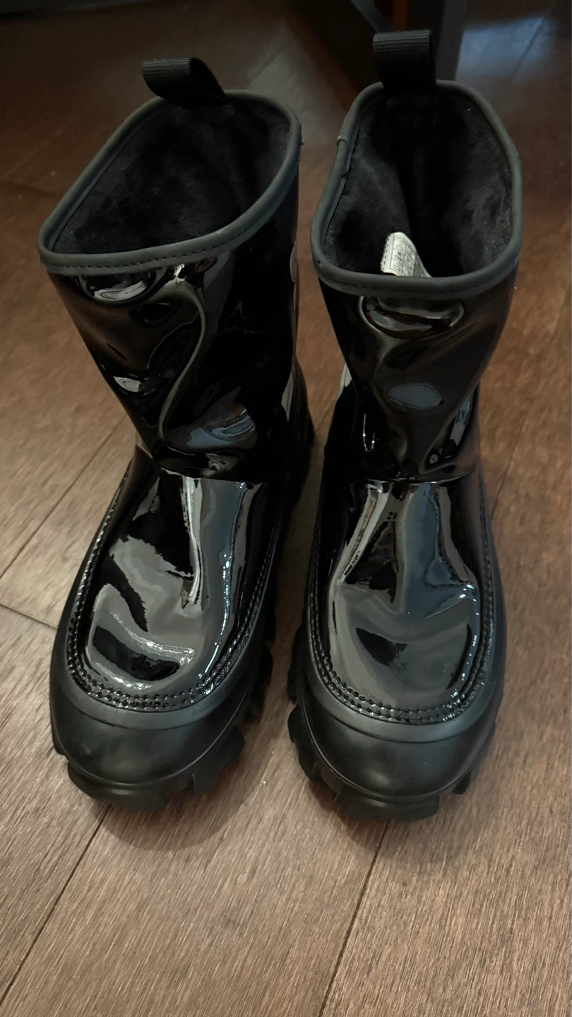 Ugg Black Patent Winter Boots - photo 2