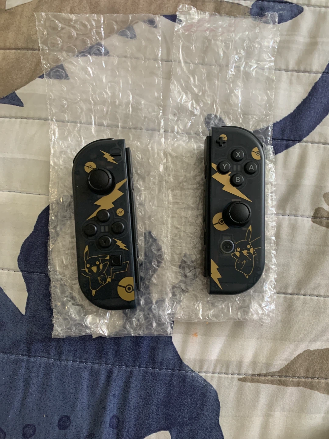 Nintendo Switch Joy-Con Controllers Pikachu Edition - photo 3