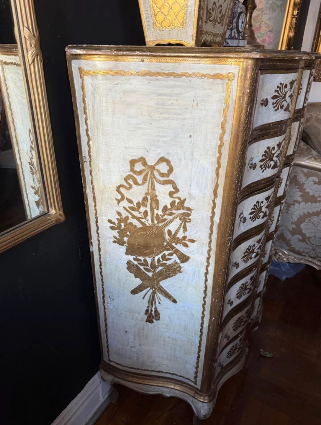 Italian Florentine Gold Gilt Dresser - photo 4