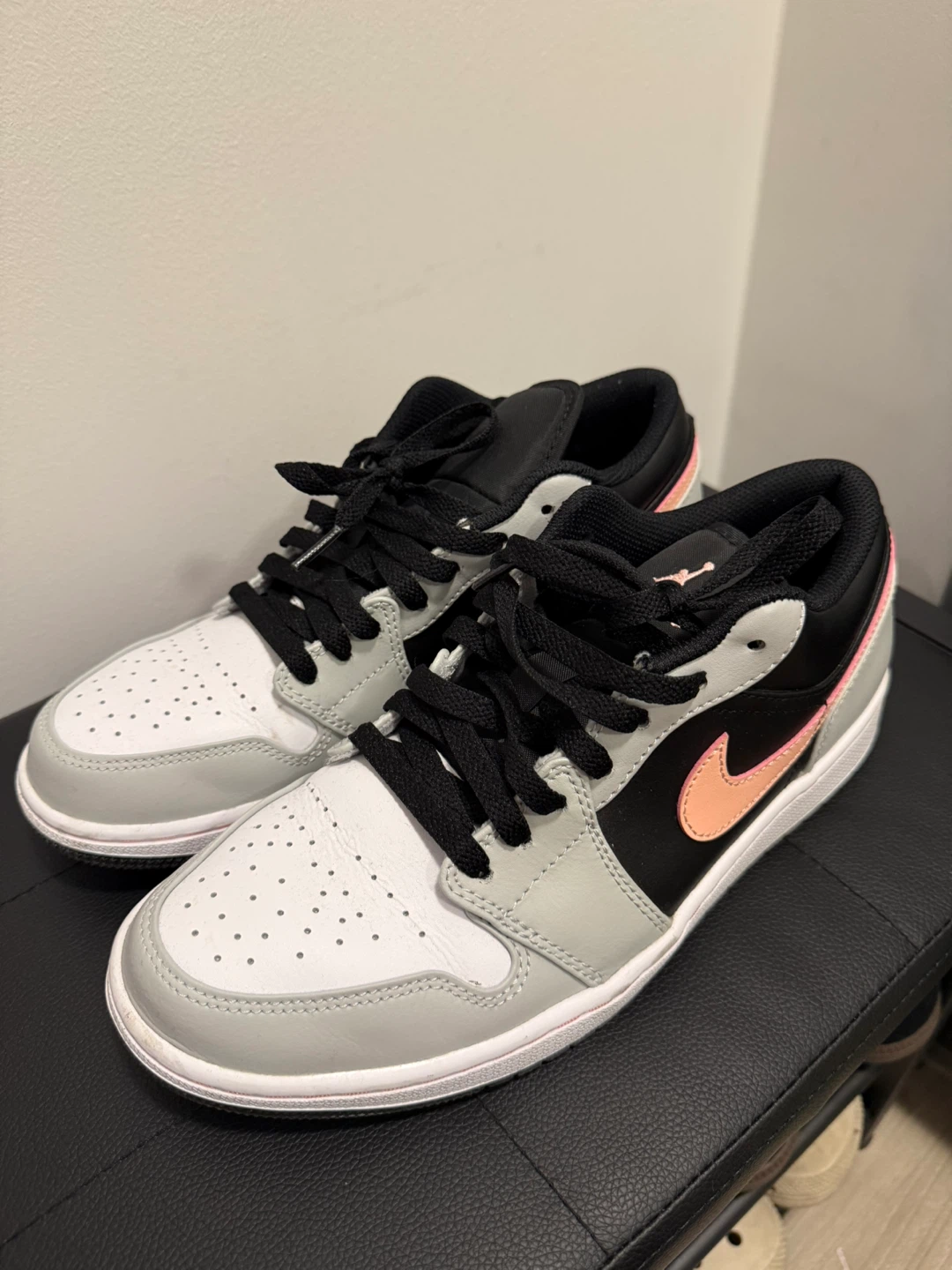Air Jordan 1 Low SE - photo 2