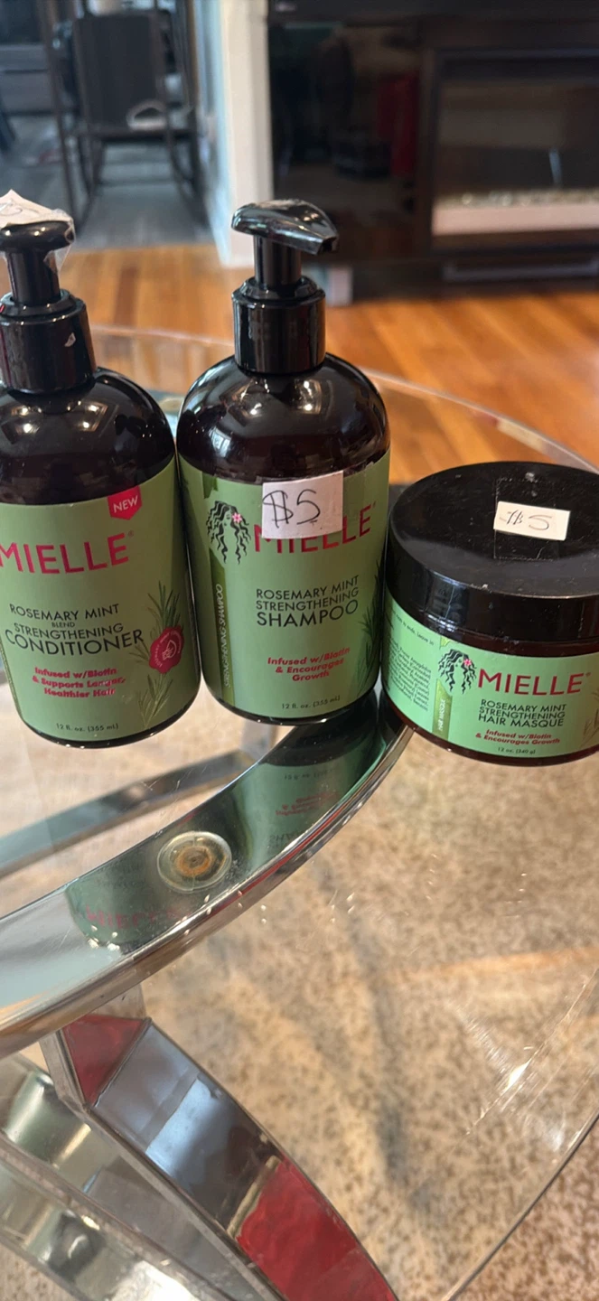 Mielle Rosemary Mint Strengthening Hair Masque
