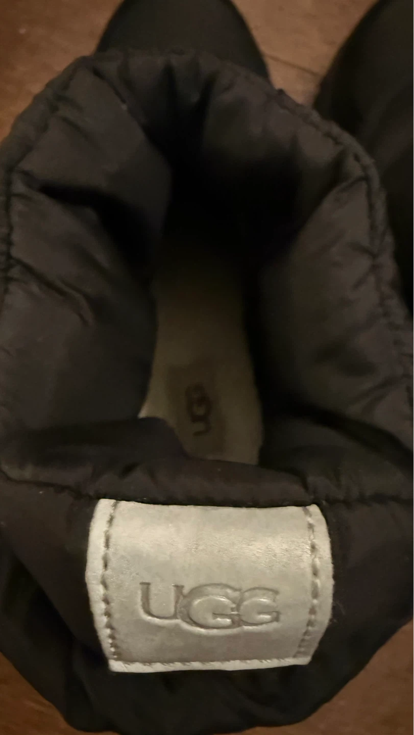 UGG Black Puffer Boots Size 9 - photo 5