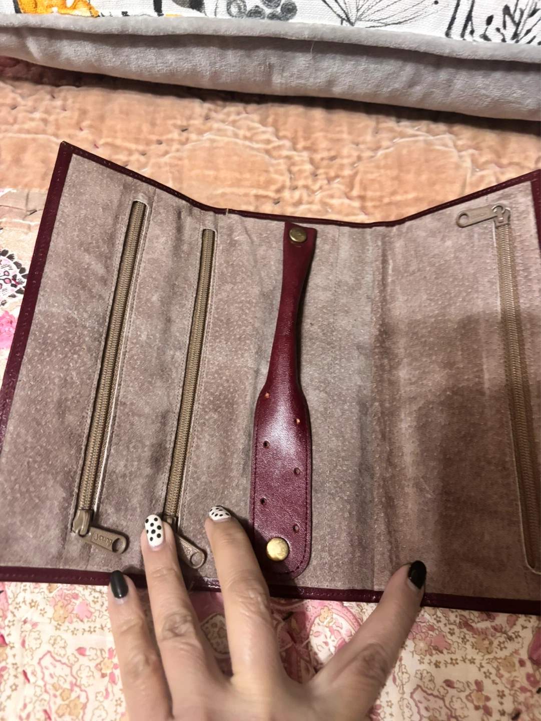 Lodis Burgundy Leather Jewelry Travel Case - photo 4