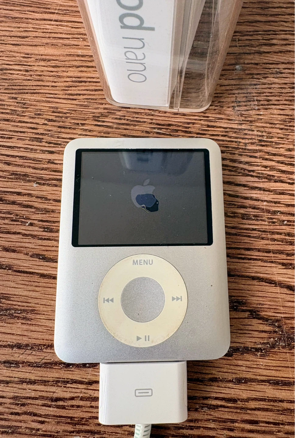 iPod Nano 3rd Gen (4GB) - for parts/repair - With Original Box - photo 3