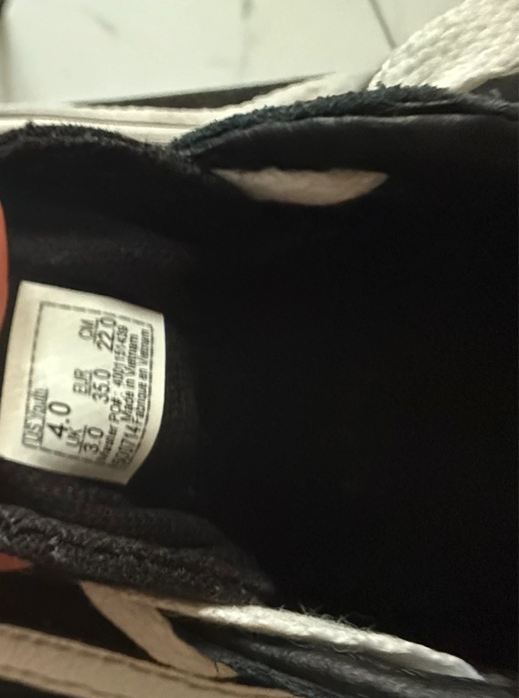 Vans Old Skool Youth Shoes Black White Size 4 - photo 4