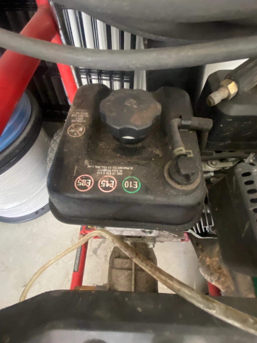Homelite 2700 PSI / 2.3 GPM gas pressure washer. - photo 3