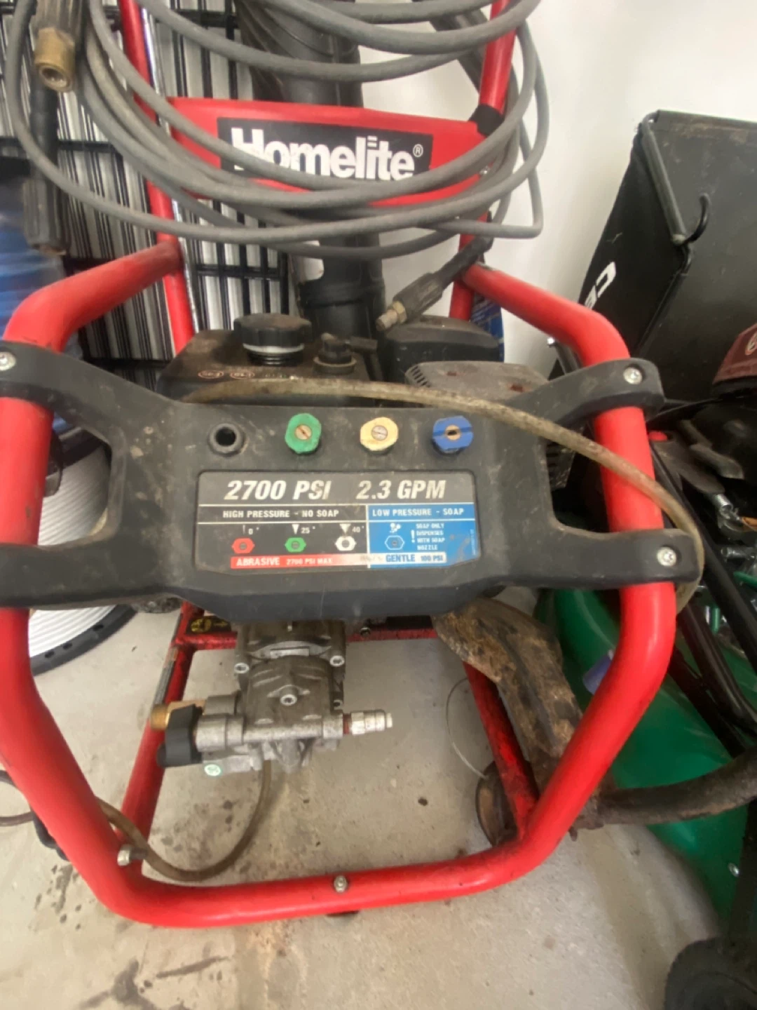 Homelite 2700 PSI / 2.3 GPM gas pressure washer. - photo 2