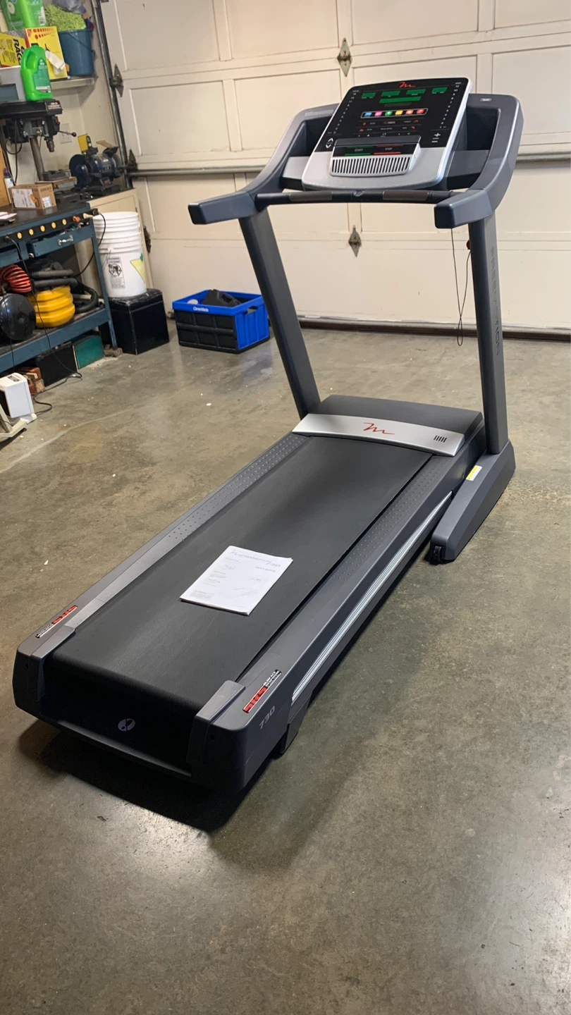 ProForm 730 Treadmill with SRS Surface Response Suspension
