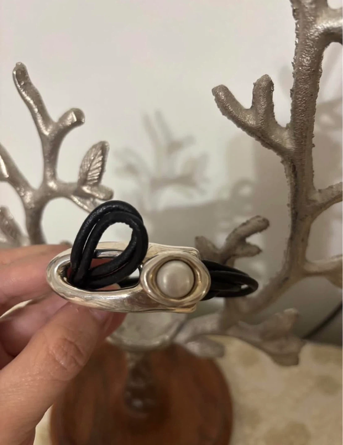 Israel Silver and Black Leather Pearl Bracelet - photo 5