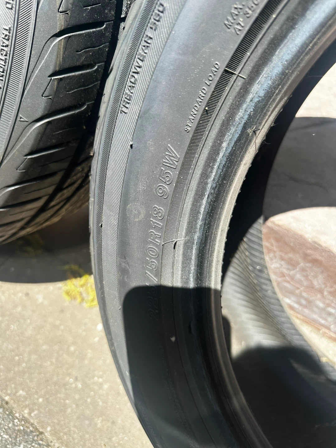 Set of 3 Tires Yokohama 255/50R18 95W - photo 3