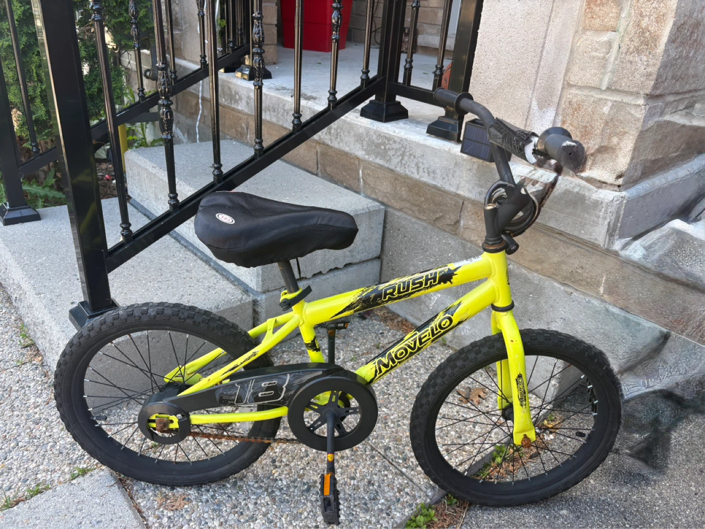 Movelo Rush BMX Bike