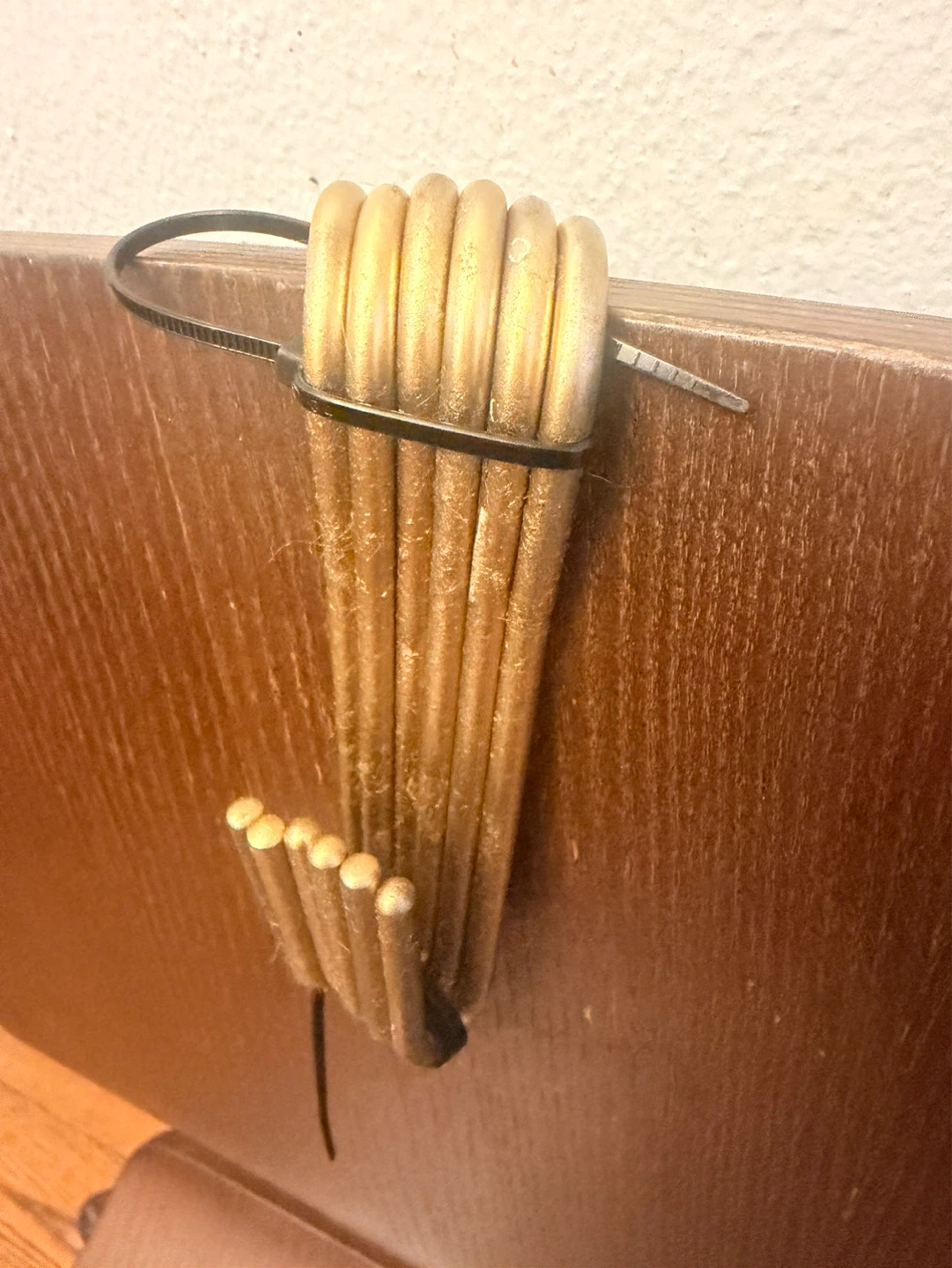 Vintage Gold-Tone Scarf Hanger - photo 3