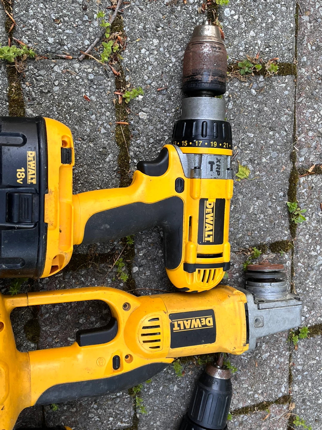 Dewalt cordless grinder and hammer drill - photo 3