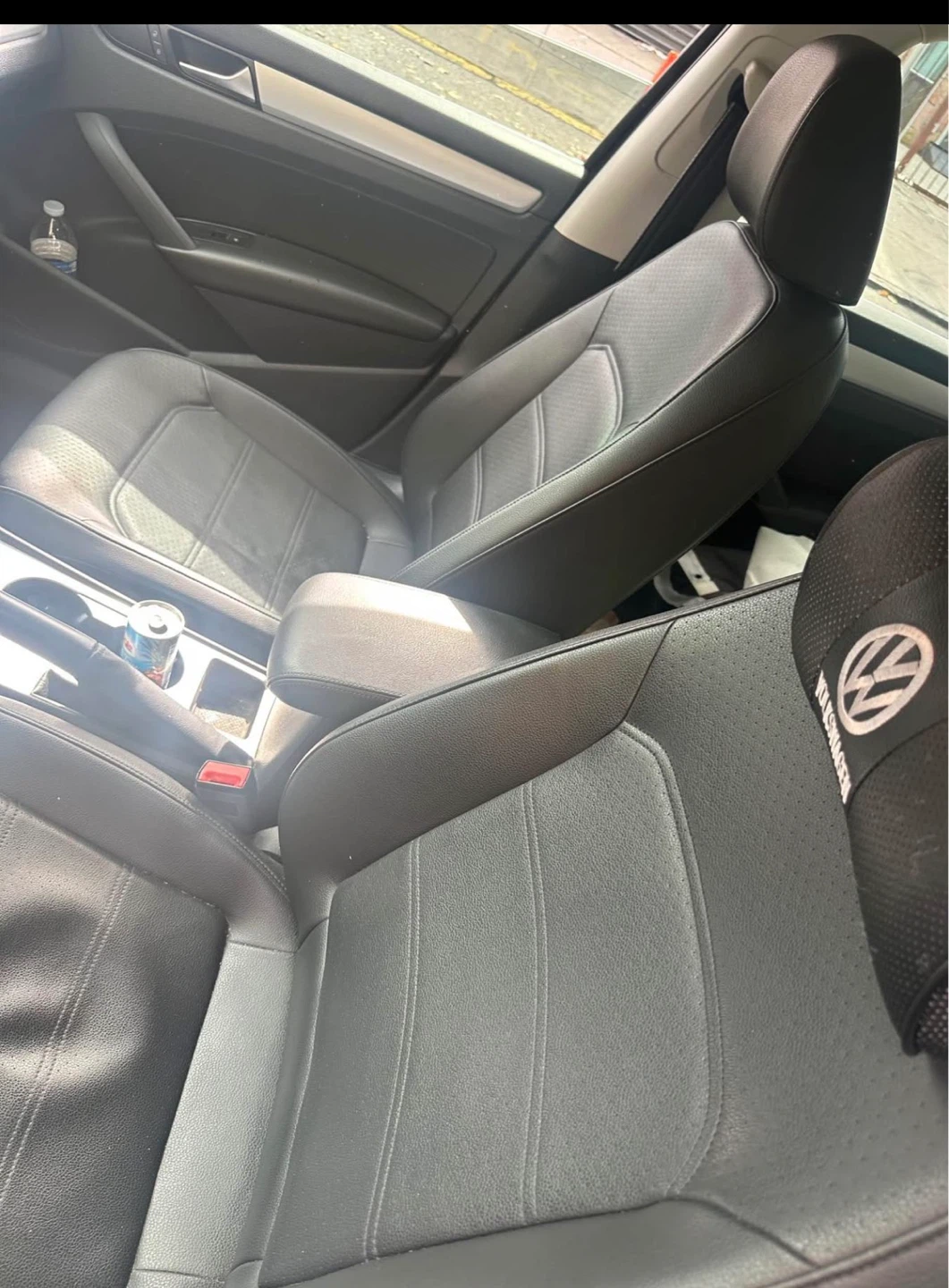 Black Volkswagen Passat - photo 5