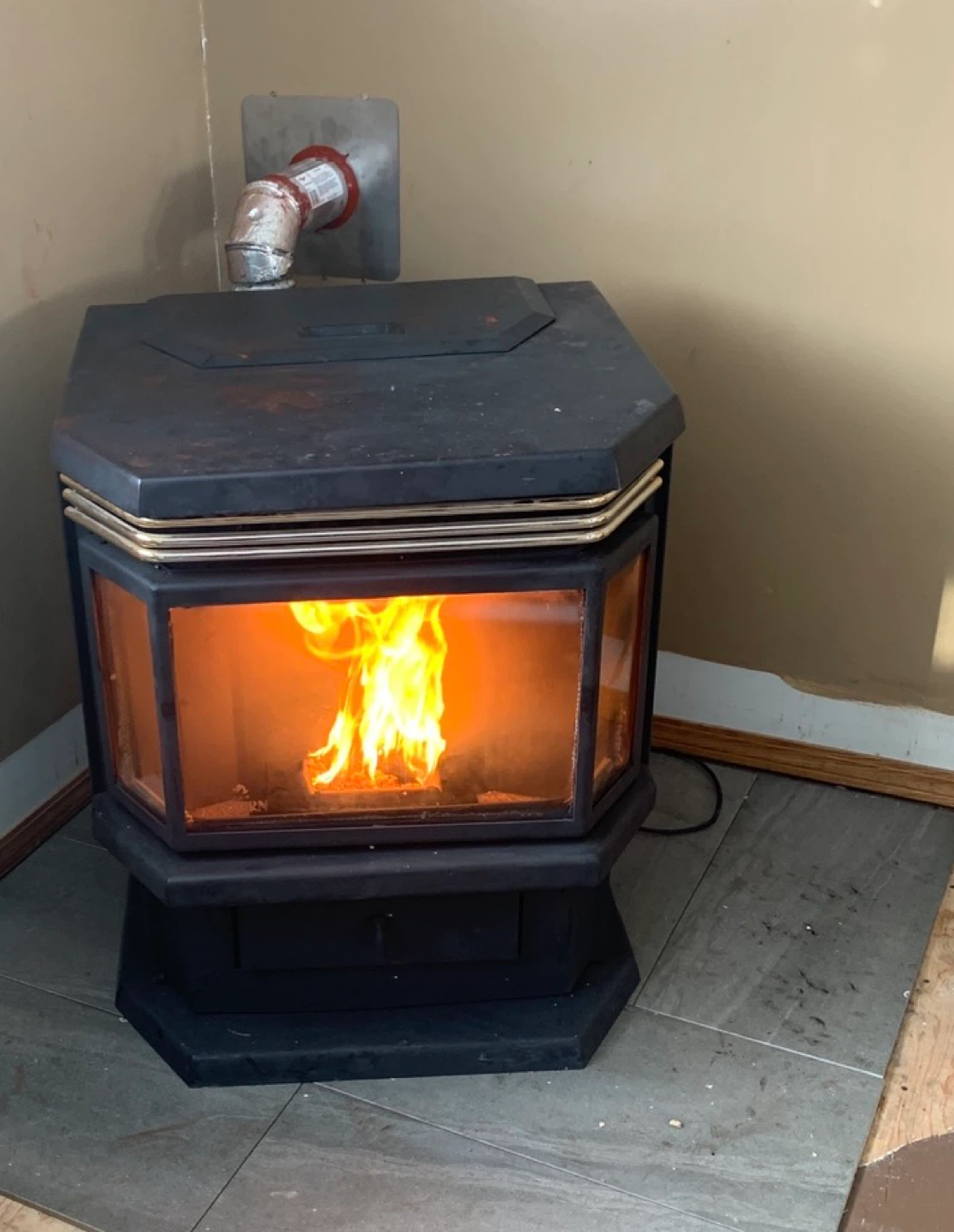 Osburn pellet stove - photo 2