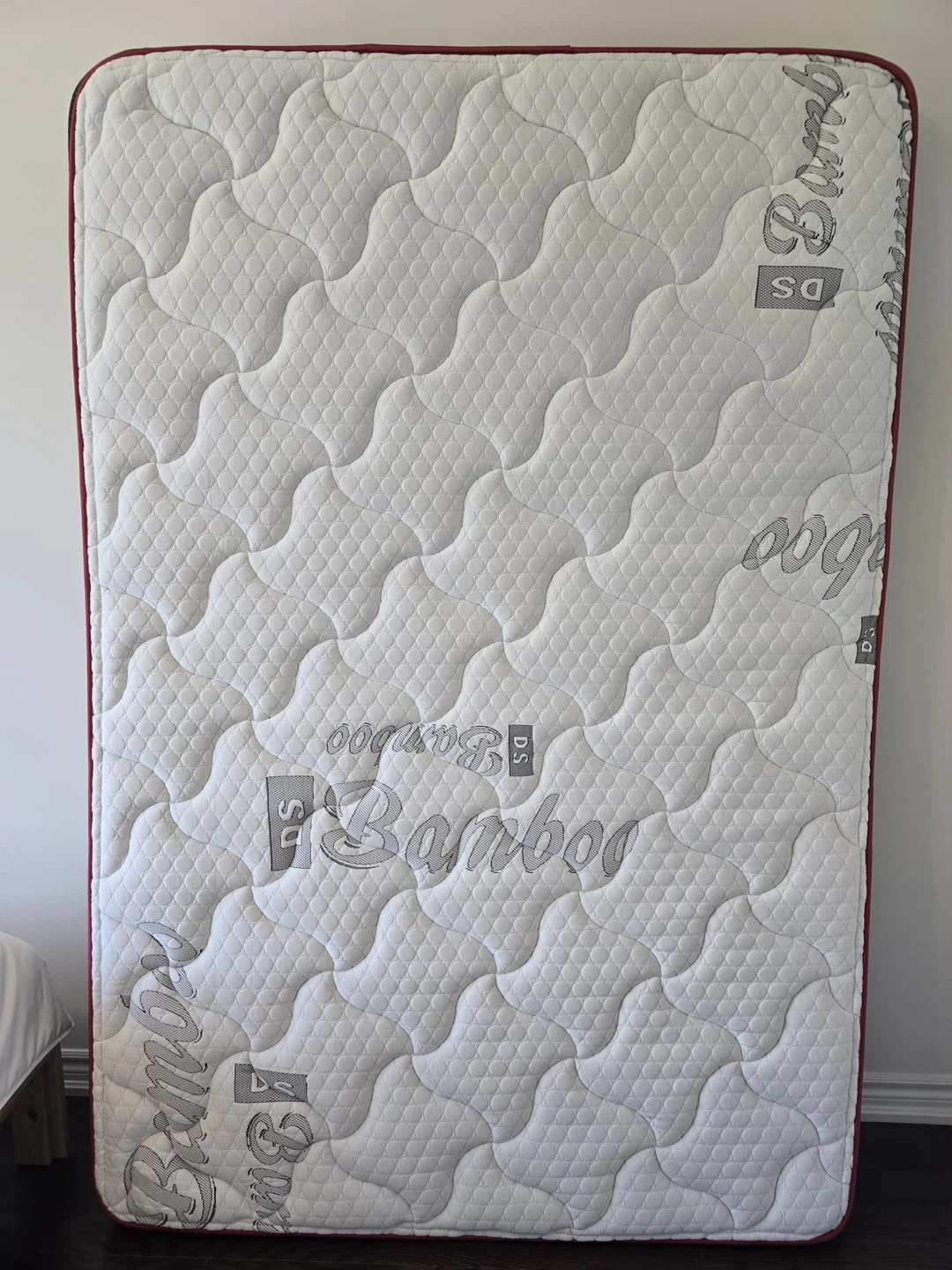 Canada Sleep 7" Charcoal Infused Memory Foam Mattress - Full XL