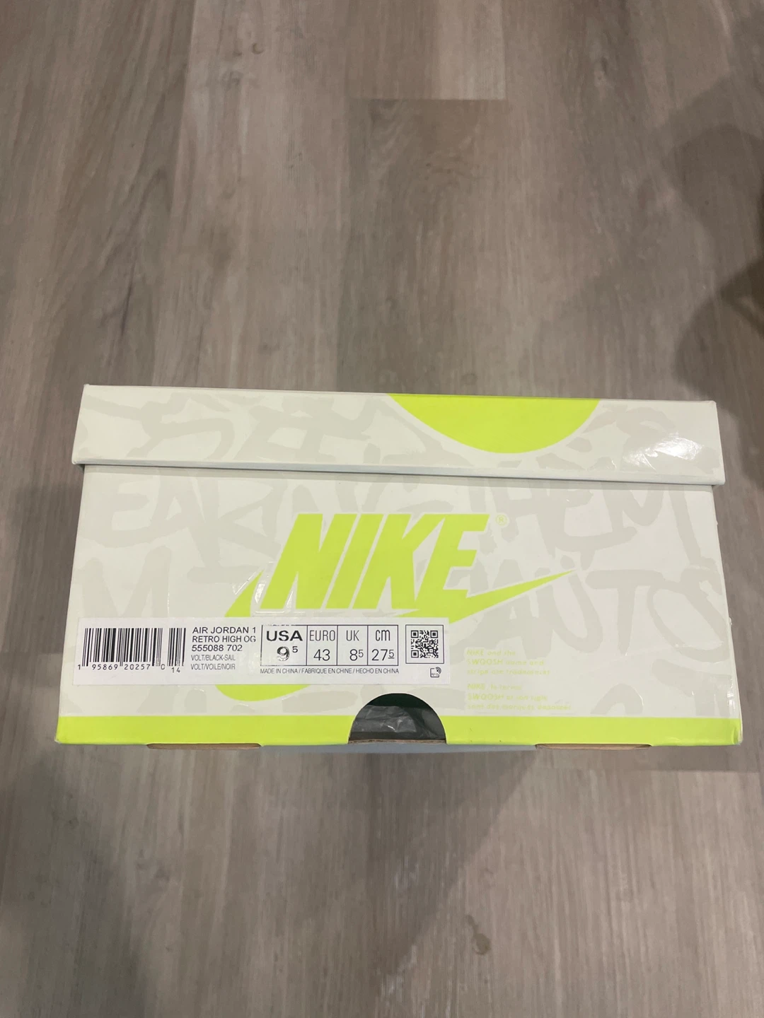 Air Jordan 1 High Volt Ice - photo 3