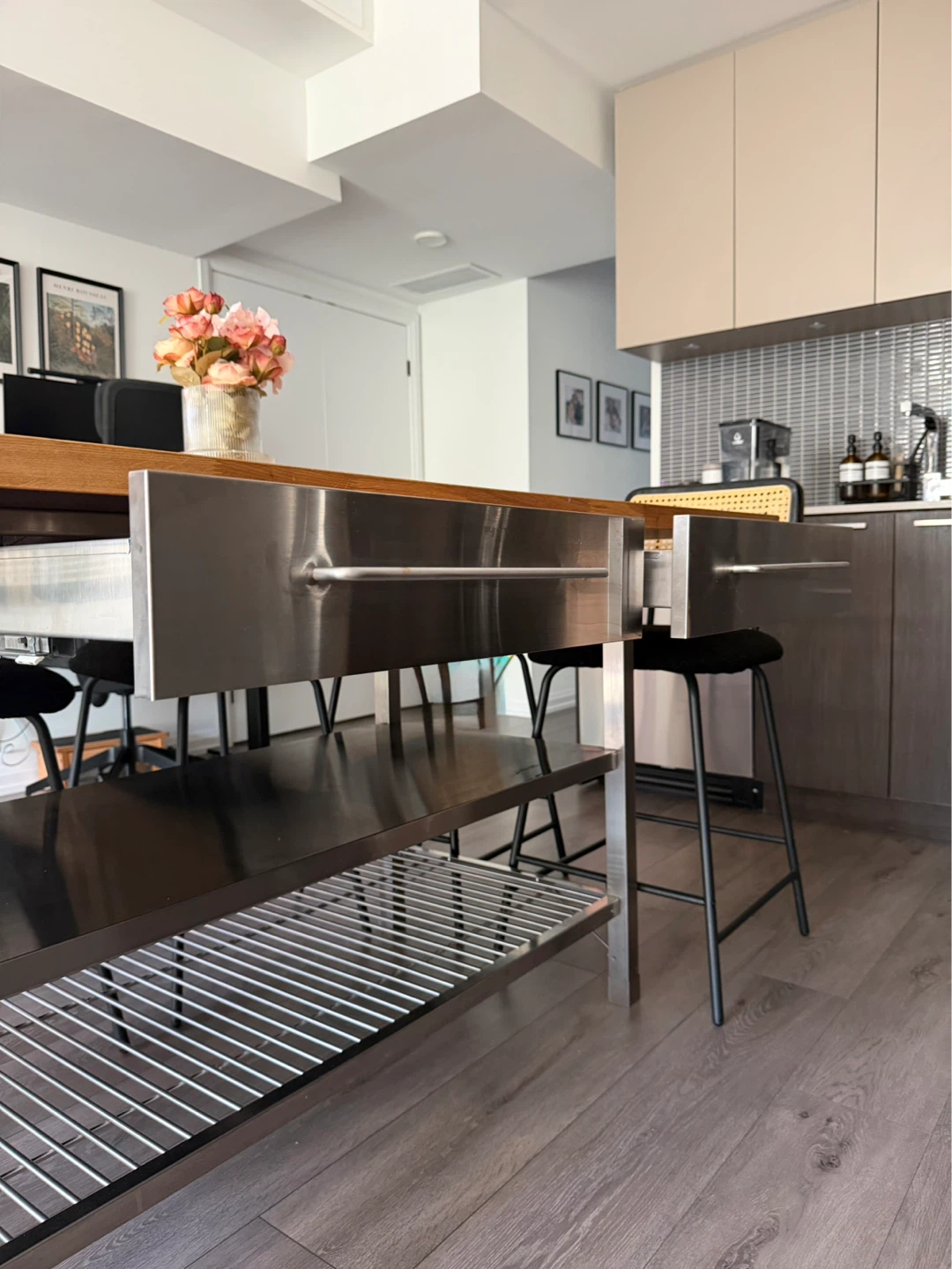 Kitchen Island with 6 Counter Stools - photo 2