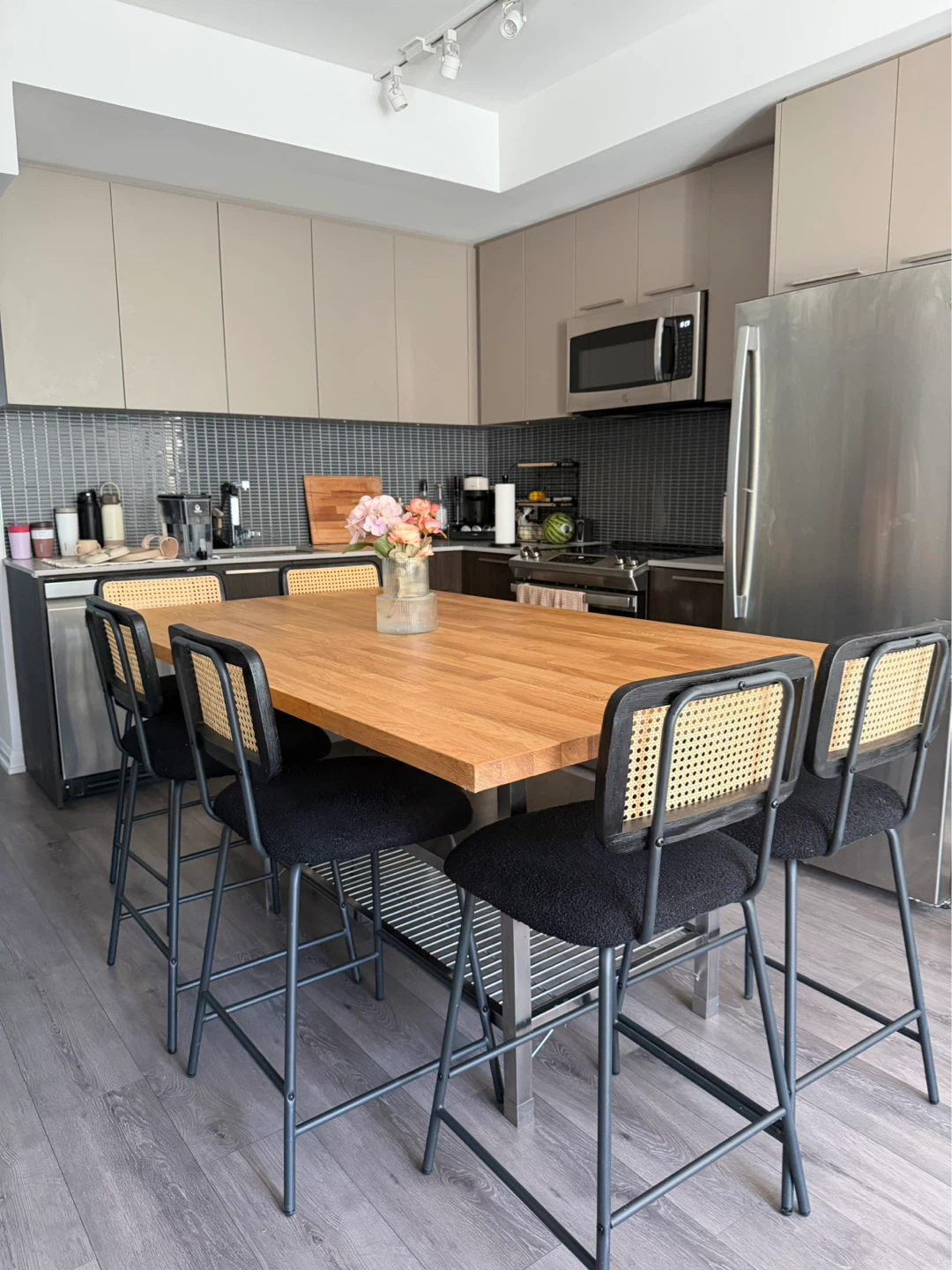 Kitchen Island with 6 Counter Stools - photo 3