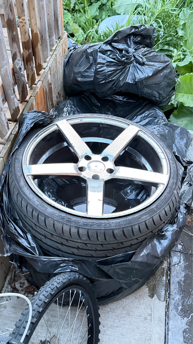 Chrome 5-Spoke Alloy Wheels with Tires - photo 2