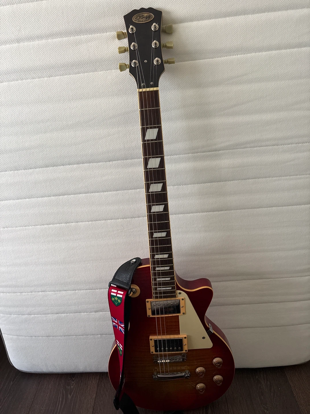 Electric guitar- Les Paul