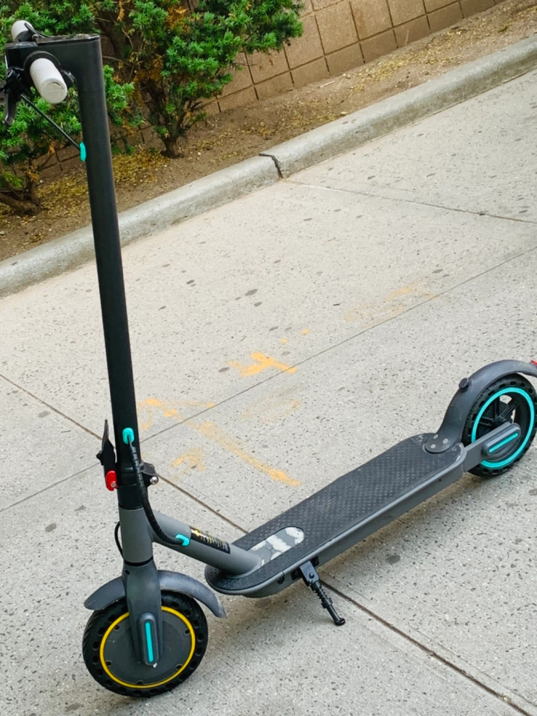 Navic electric scooter