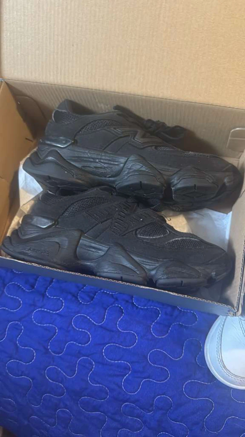 New Balance 9060 Sneakers