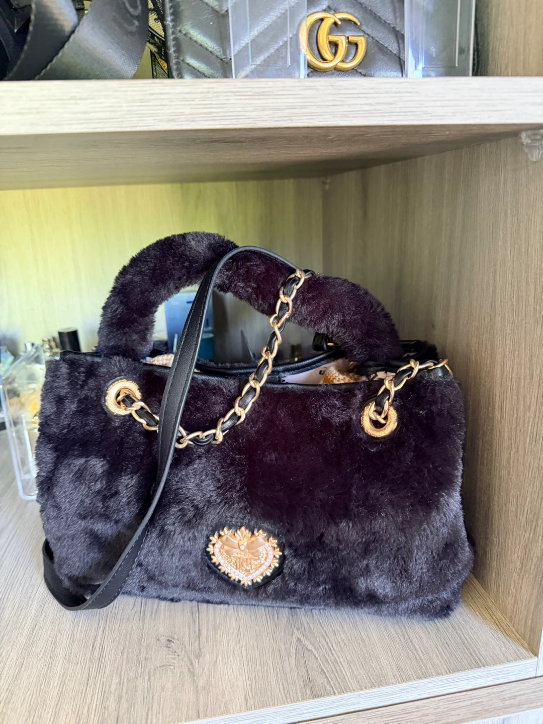 Juicy Couture Black Faux Fur Handbag with Gold Chain - photo 2