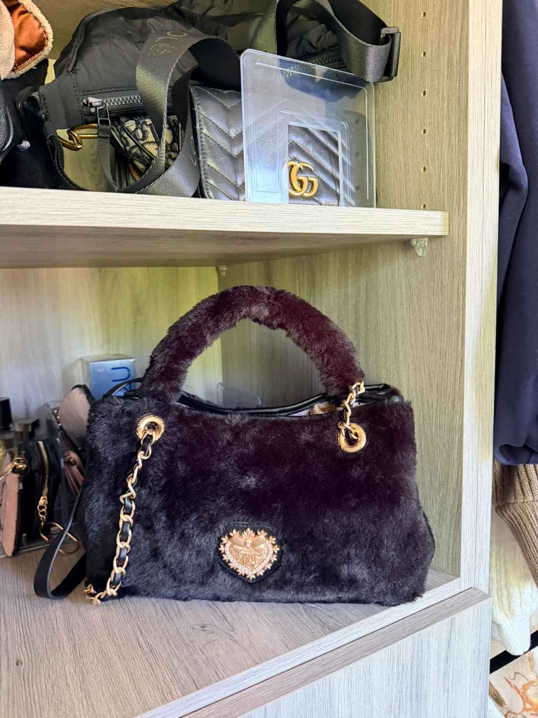 Juicy Couture Black Faux Fur Handbag with Gold Chain - photo 3