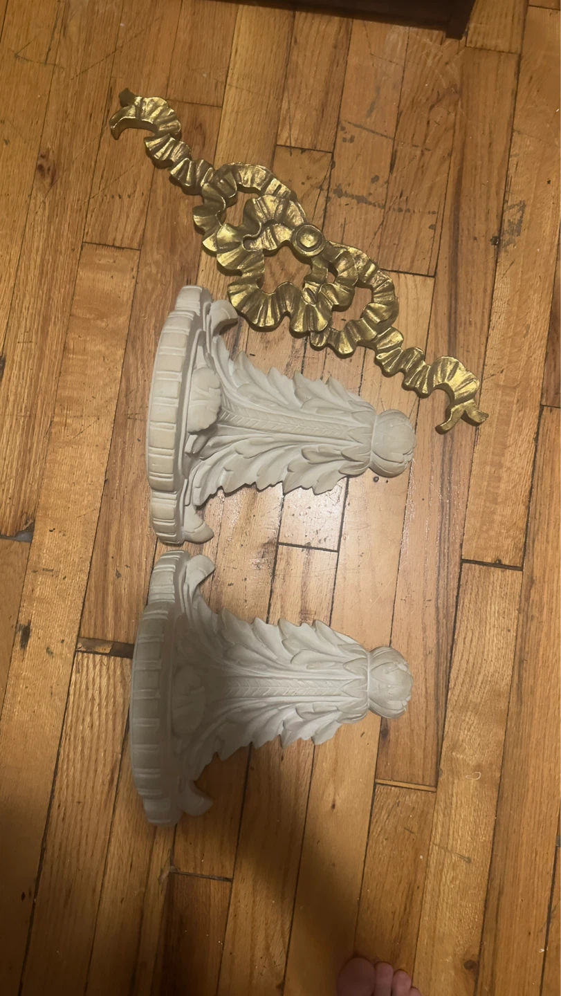 Vintage Decorative Wall Brackets with Garland
