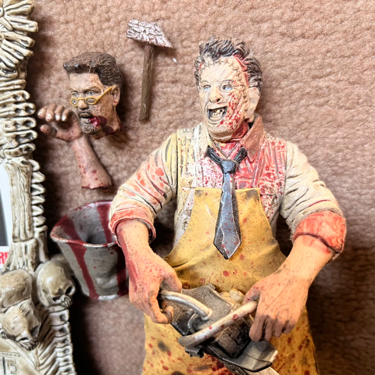Movie Maniacs Texas Chainsaw Massacre Leatherface Action Figure