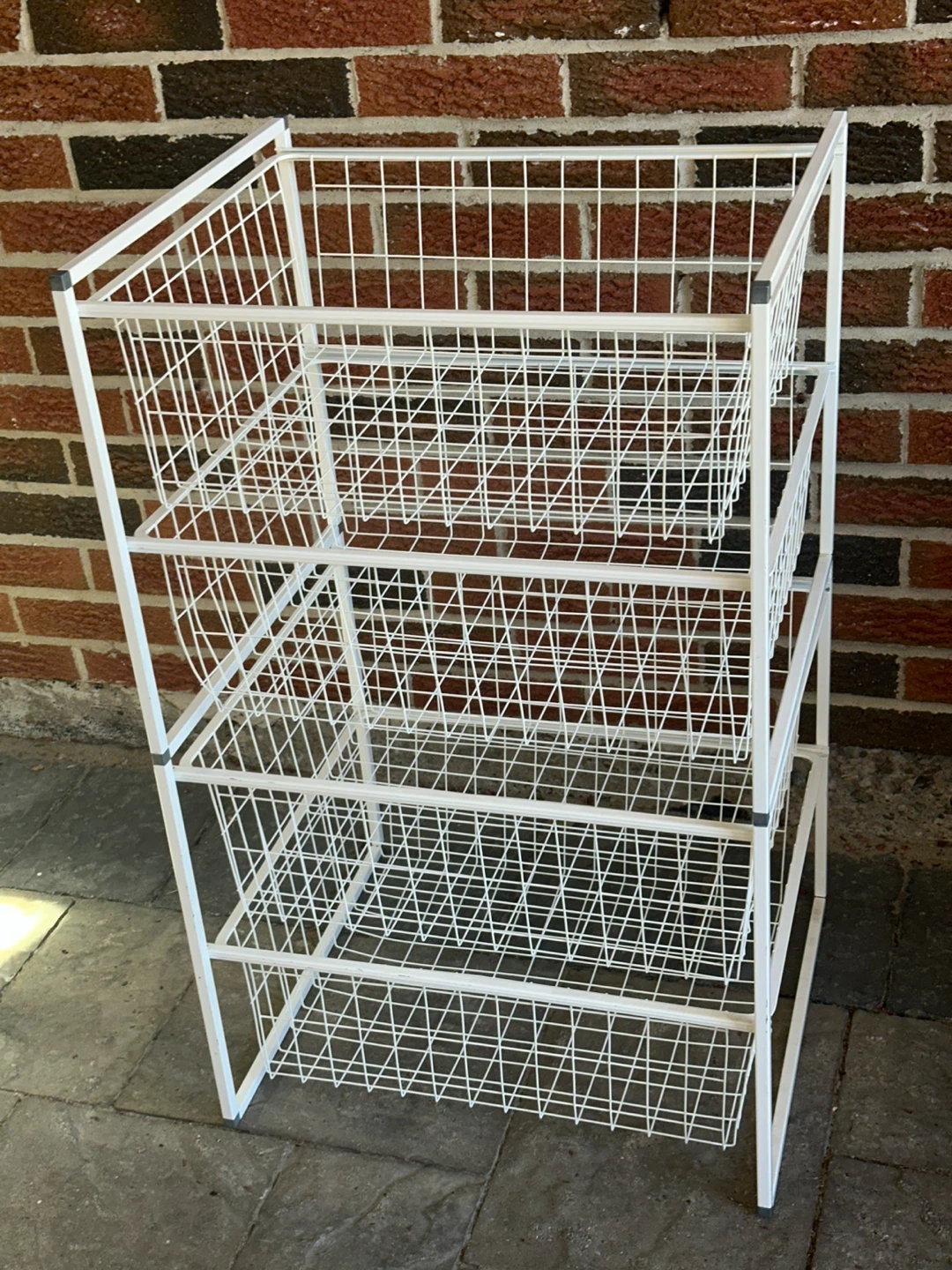 White Wire Storage Unit with 4 Baskets