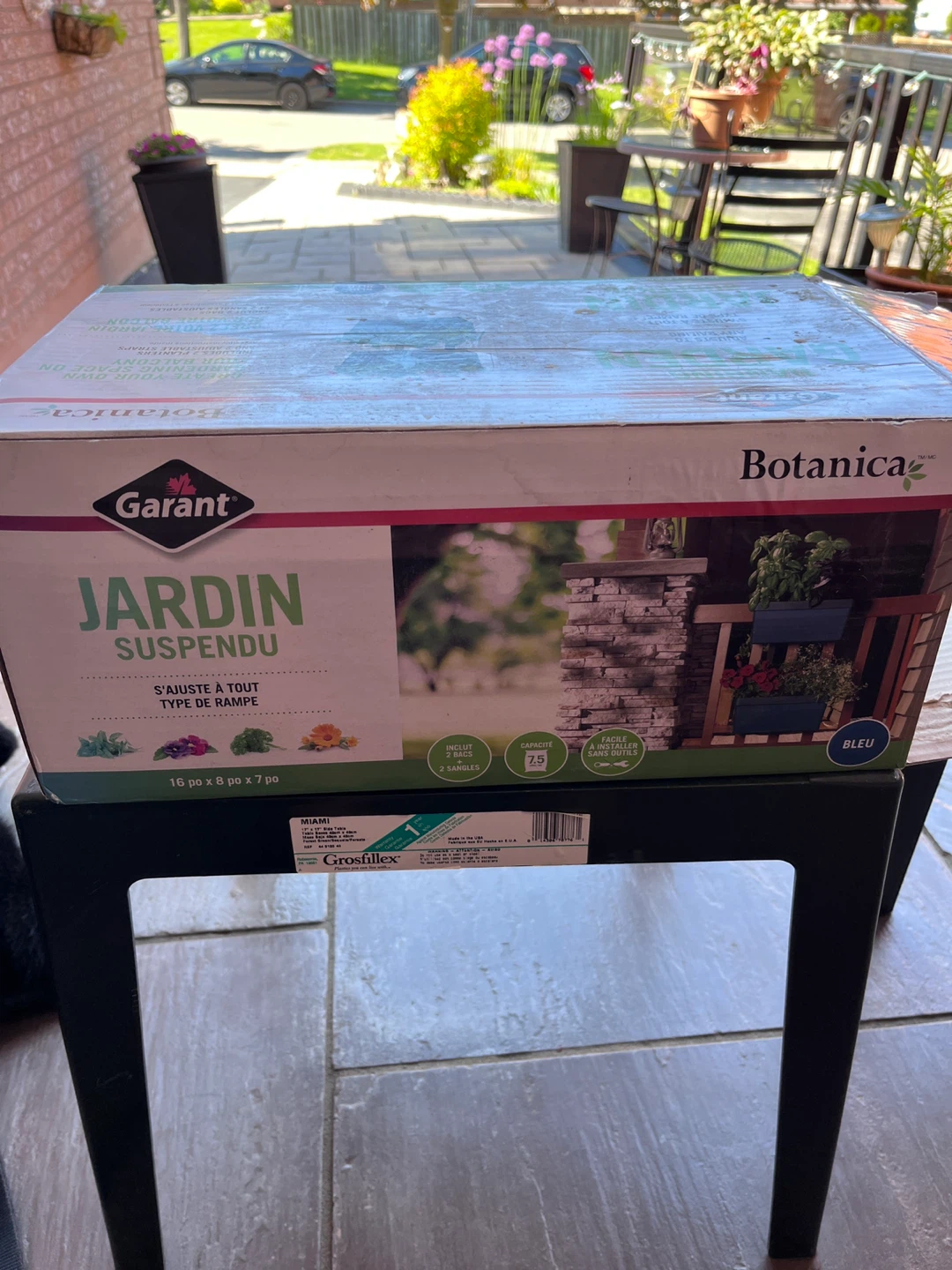 Jardin Botanica Hanging Garden Planter
