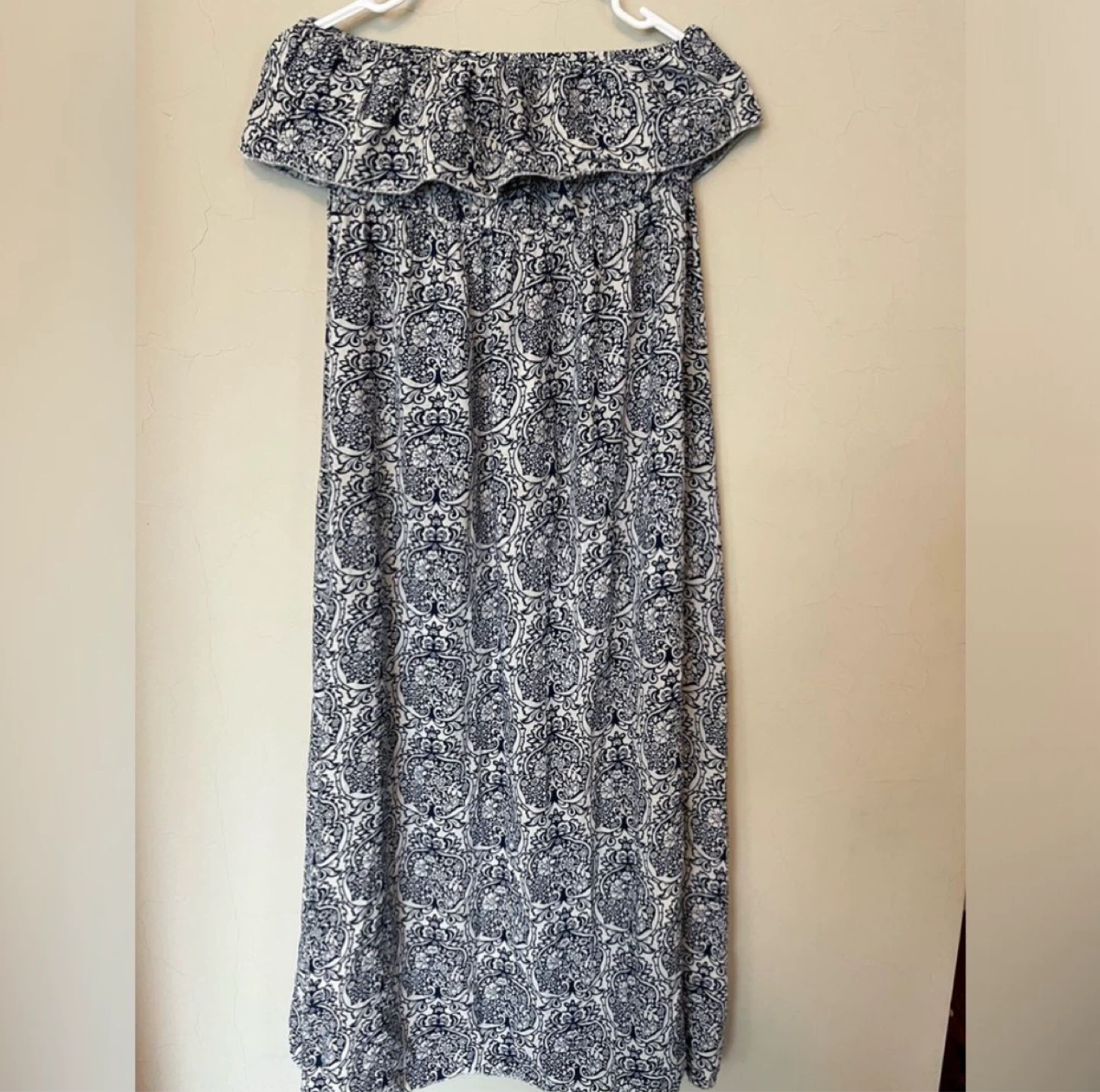 Women's off-the-shoulder maxi dress