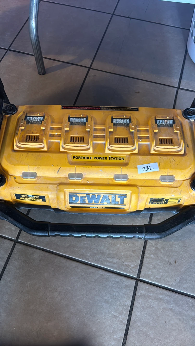 DEWALT Portable Battery Charger