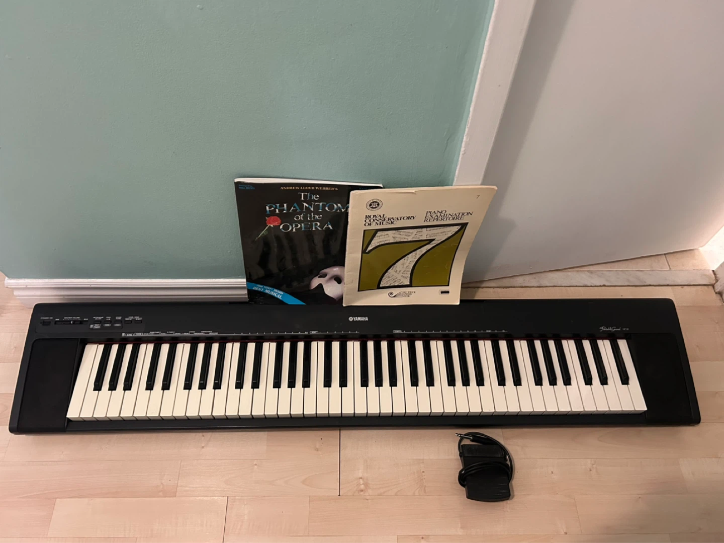 Yamaha NP-30 Piano - 76 Keys & Pedal