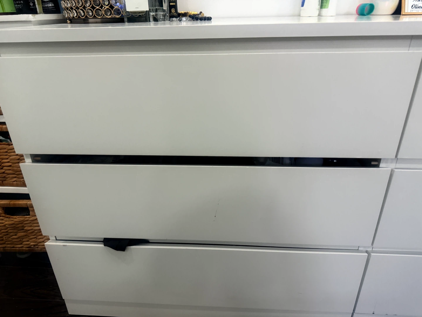 White 6-Drawer Dresser - photo 2