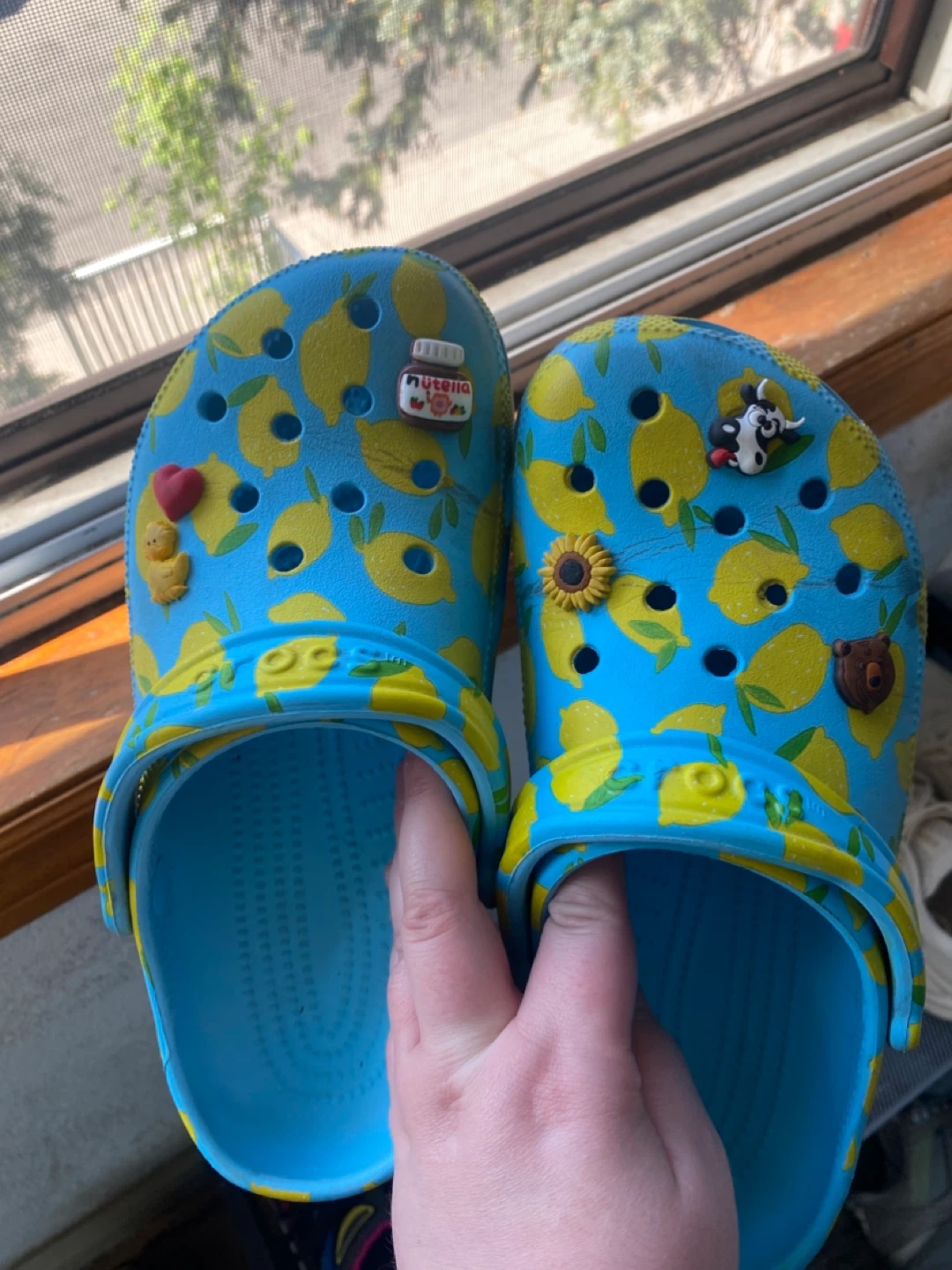 Crocs Blue Lemon Print Clogs Size 8
