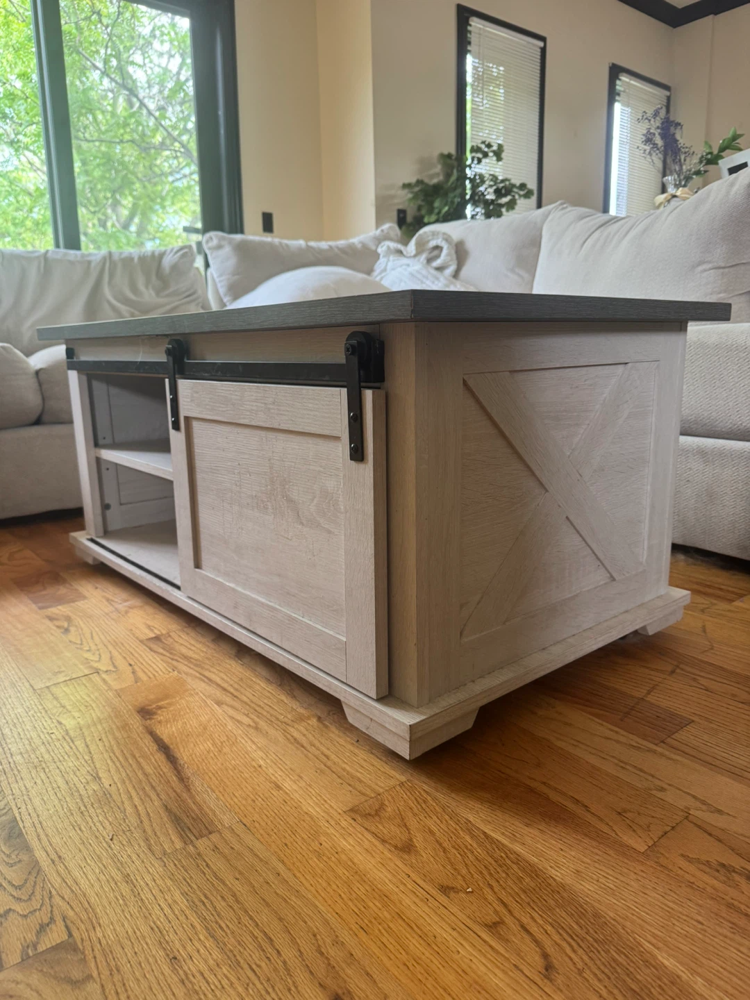 Farmhouse Sliding Barn Door Coffee Table - photo 3