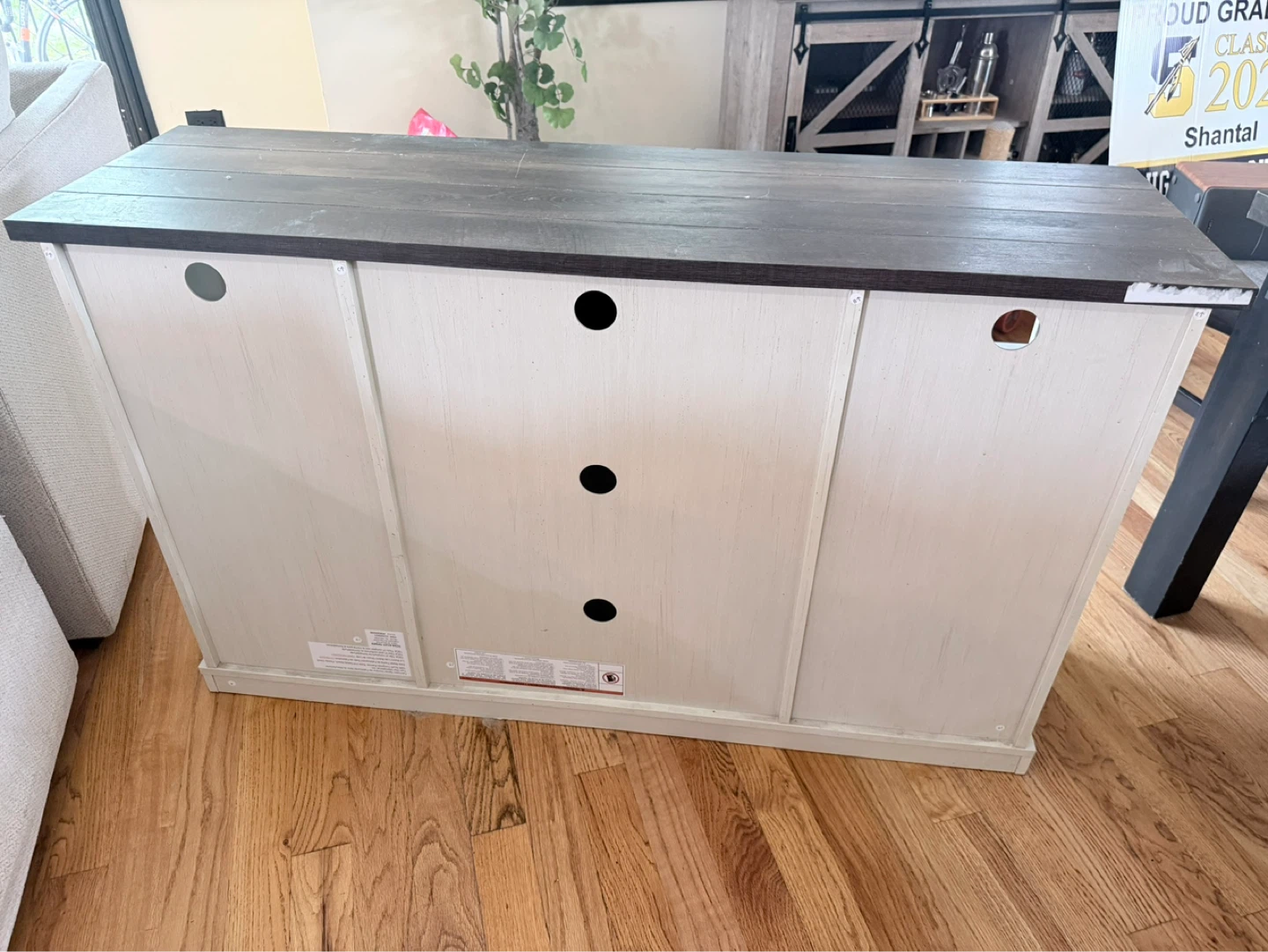 Farmhouse Style TV Stand with Barn Doors - photo 3