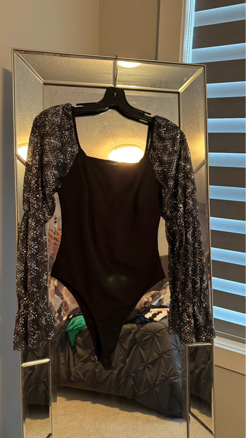 Women’s Closet clean out - photo 4