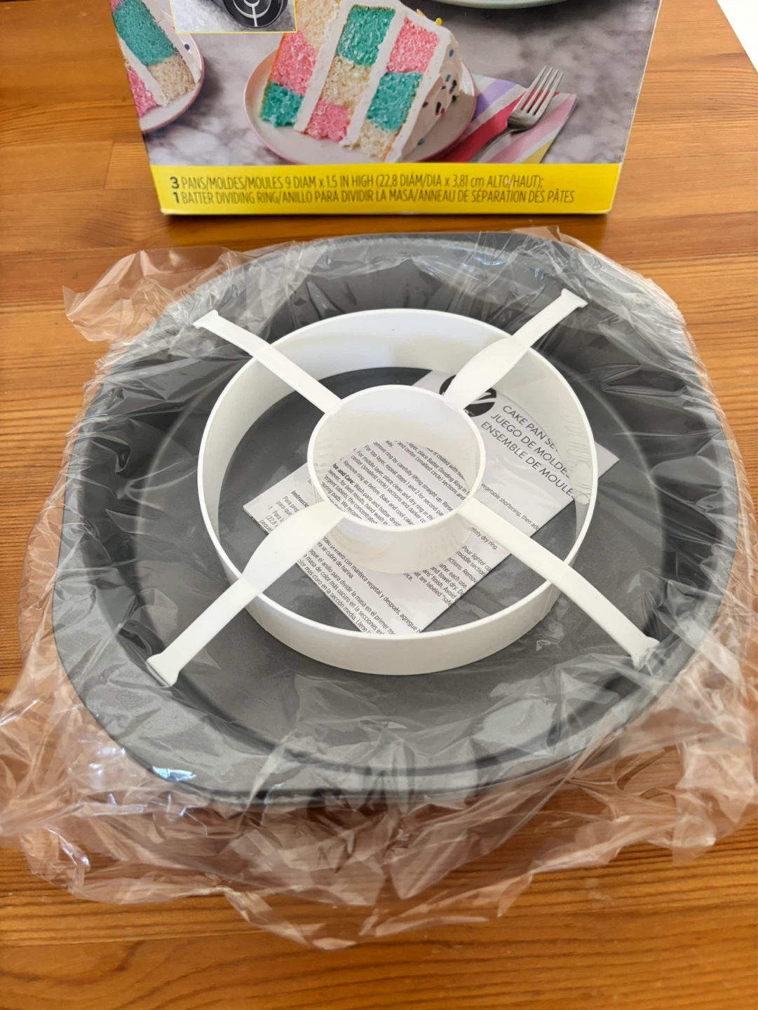 Brand new Wilton cake pan set - photo 5