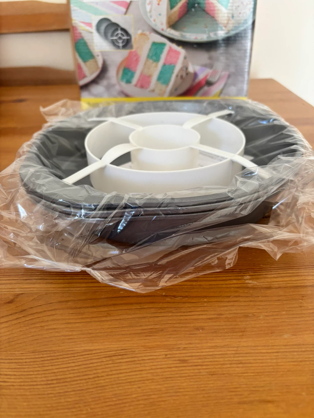 Brand new Wilton cake pan set - photo 4
