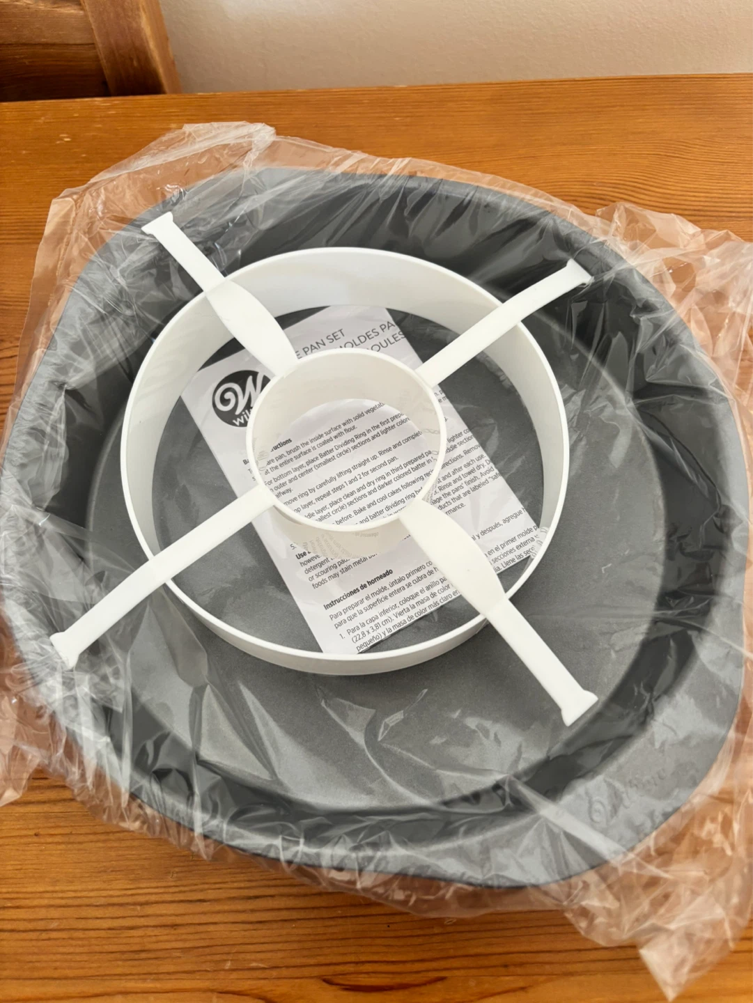 Brand new Wilton cake pan set - photo 3