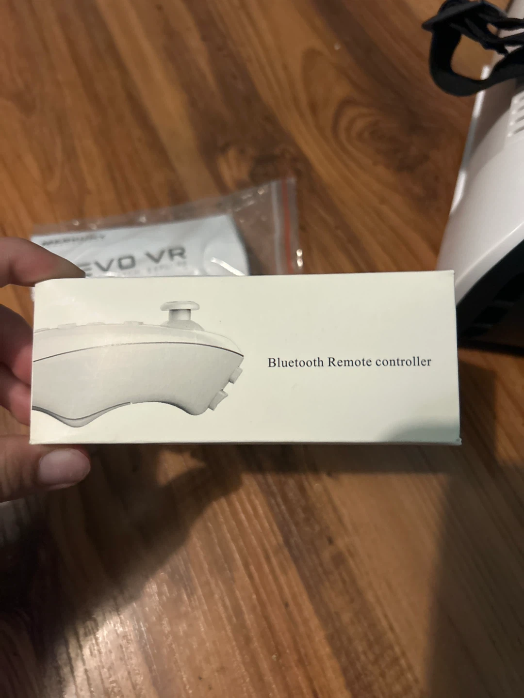 EVO VR Virtual Reality Headset with Bluetooth Remote - photo 4
