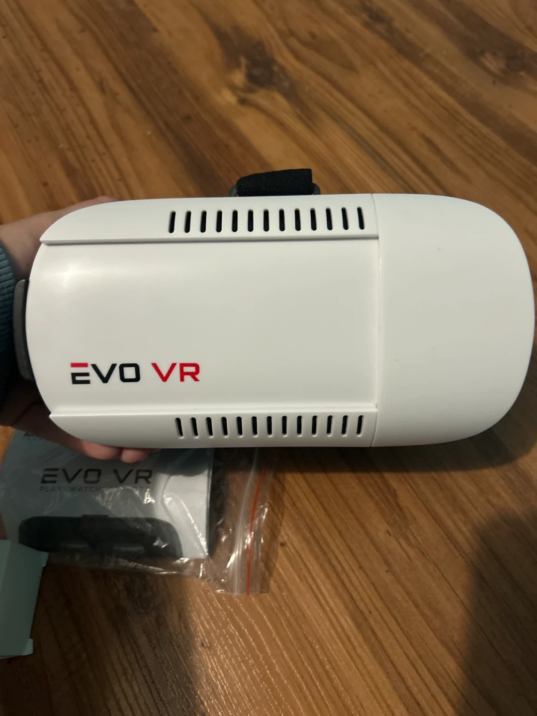EVO VR Virtual Reality Headset with Bluetooth Remote - photo 2