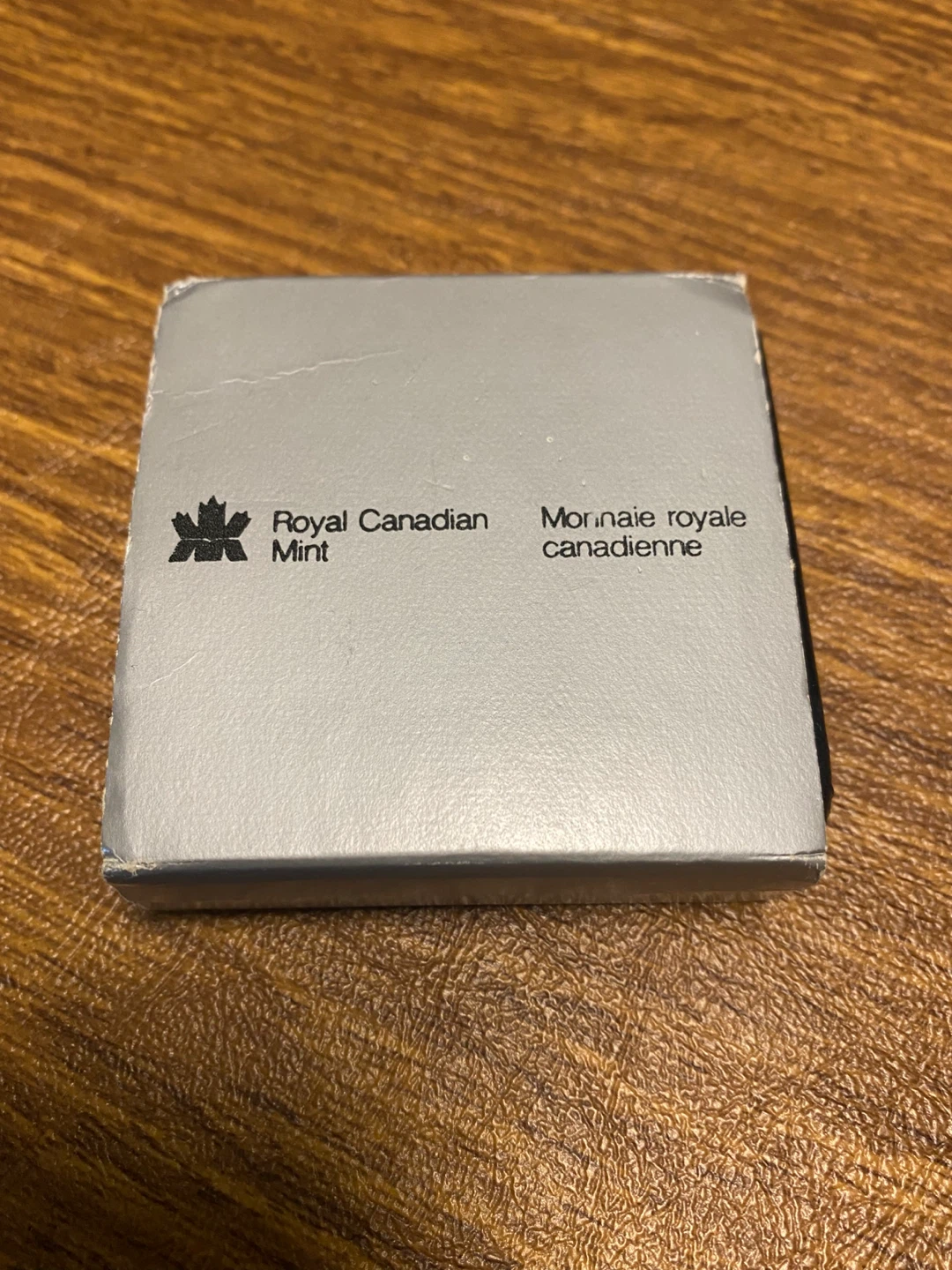 Royal Canadian Mint 1984 Toronto Silver Dollar - photo 3